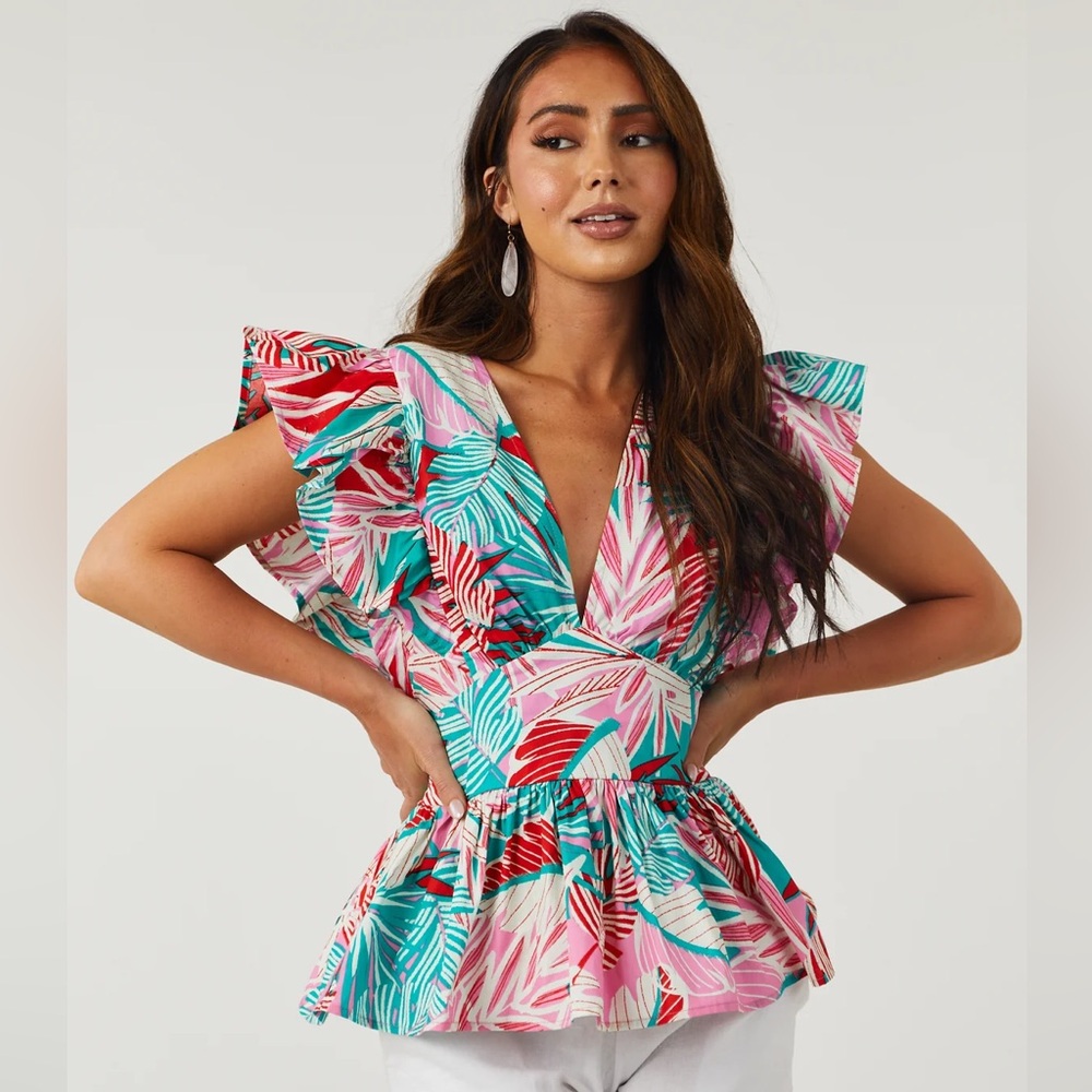 Flying Tomato Bubblegum Deep V Neck Ruffle Short Sleeve Top Size M